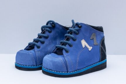 Dječja viskoa cipela uz ortozu luka