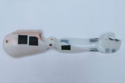 Ortoza za lakat i ručni zglob, zglobna, plastična